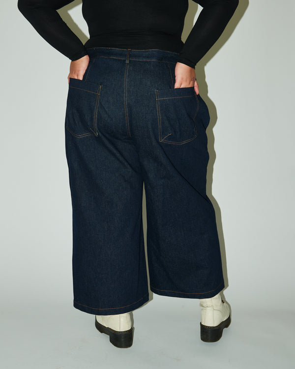 Rear detail of model wearing the contemporary Adams Pant made from a stylish Daughter Judy sewing pattern